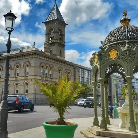 Apartment Dun Laoghaire Coastal Retreat & Hidden Getaway *