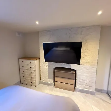 Dun Laoghaire Coastal Retreat & Hidden Getaway Apartment Dublin