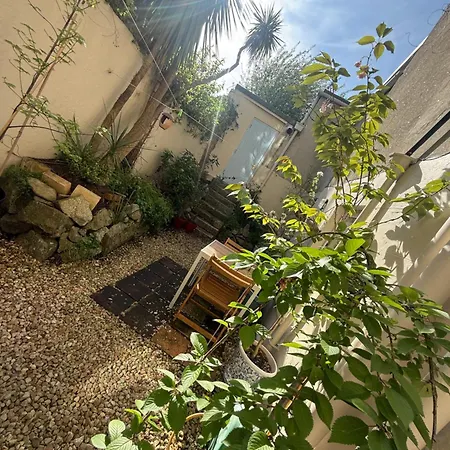 Dun Laoghaire Coastal Retreat & Hidden Getaway Dublin
