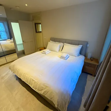 Dun Laoghaire Coastal Retreat & Hidden Getaway Dublin