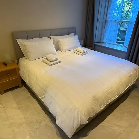 Dun Laoghaire Coastal Retreat & Hidden Getaway