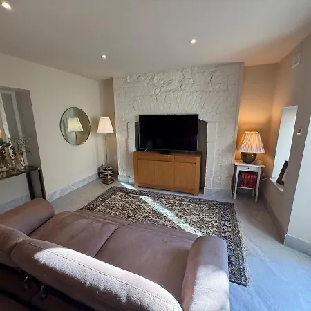 Dun Laoghaire Coastal Retreat & Hidden Getaway 아파트 더블린